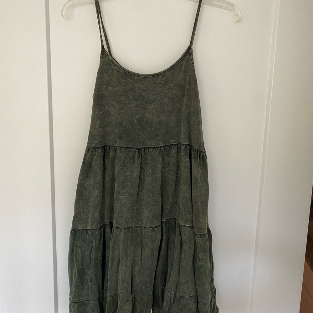 Elegant Green Tiered Dress